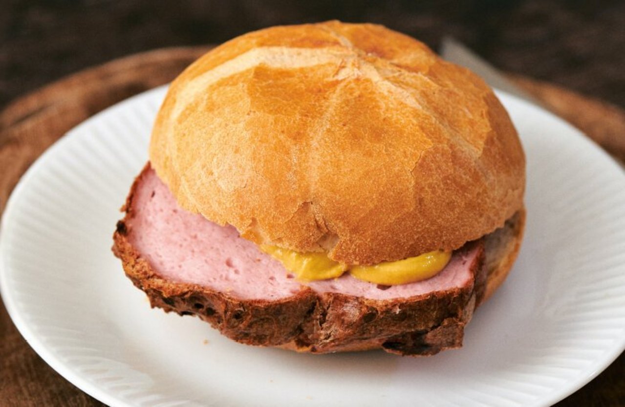 Leberkaese-Semmel.jpg